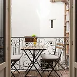 Διαμέρισμα Downtown Madalena By Homing