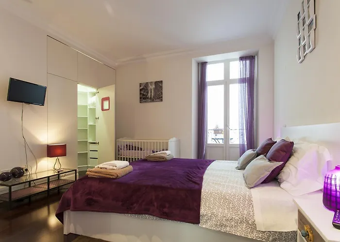 Apartment Downtown Madalena By Homing *